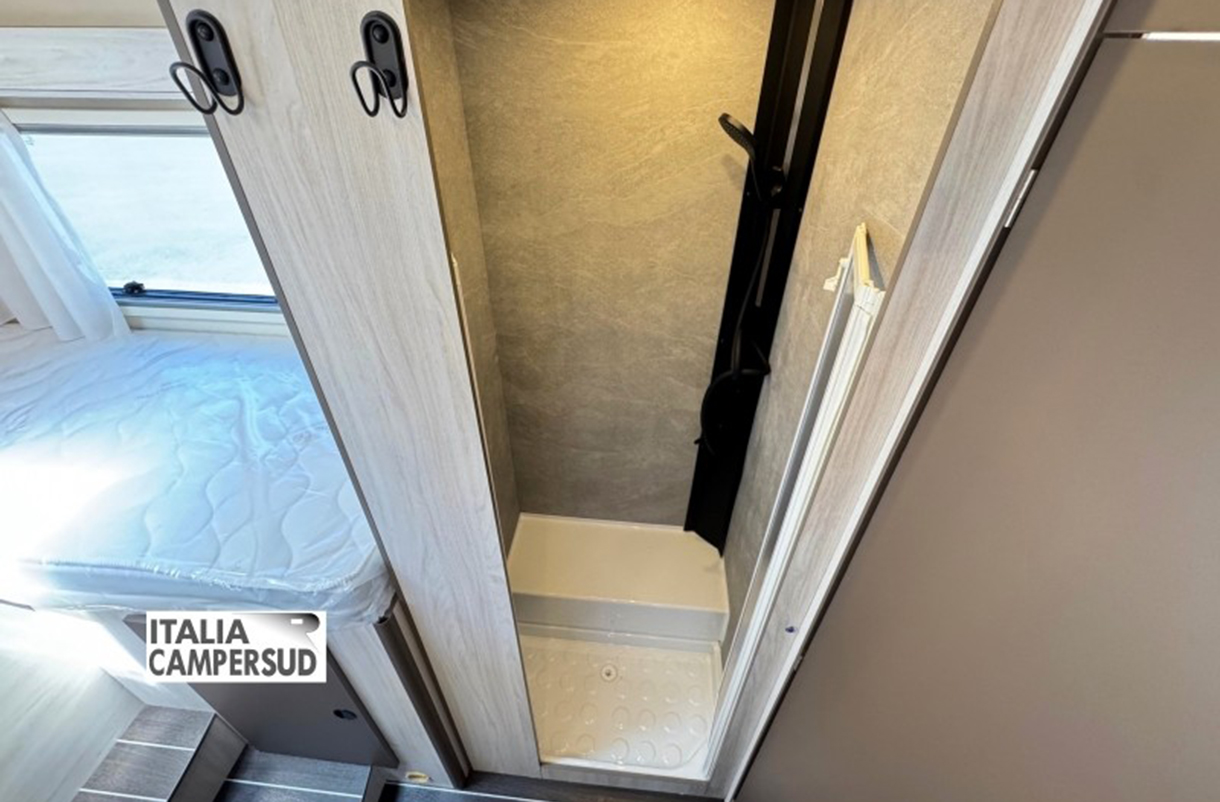 Camper Mansardato 5/6 Posti Ford Transit – Rimor Kilig 695 - immagine 11